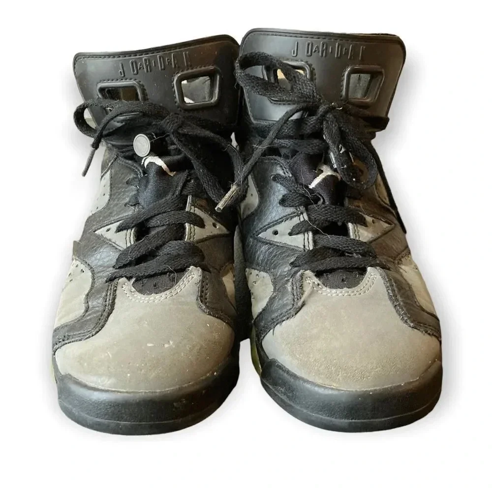 NIKE Air Jordan 6 Retro Cool Grey Yellow Sneakers Kid's Size 5Y